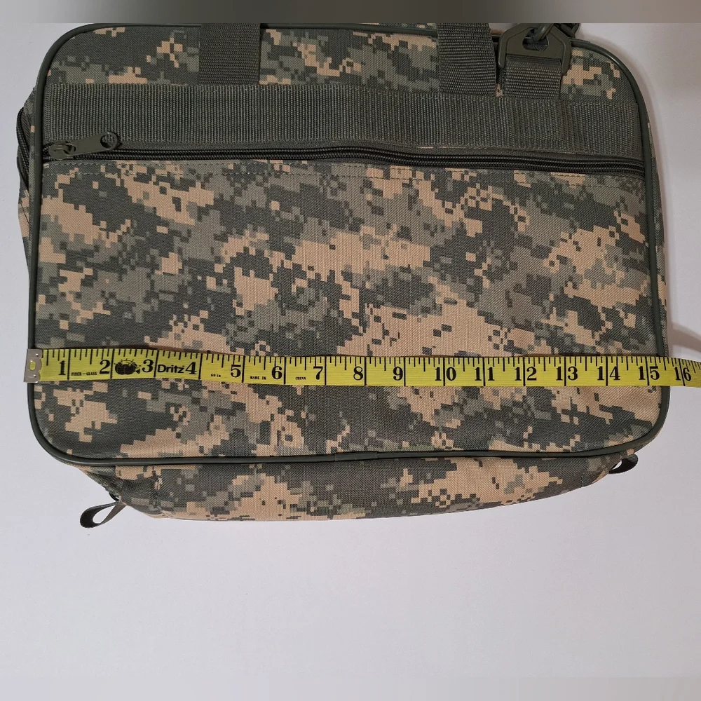 Unisex Flying Circle Digital Camo Laptop Bag